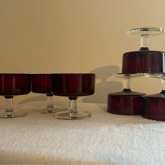 🐳 Goblets Luminarc France Vintage Ruby Red Glasses Clear Stems - Picture 4 of 7